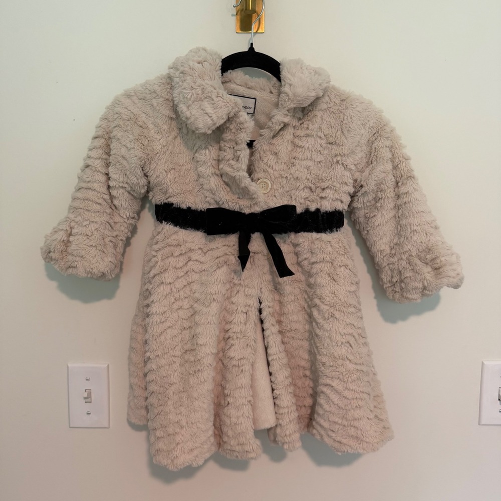 American Widgeon Girls Faux Fur Coat Cream Black Velvet Bow 4T Toddler Jacket
